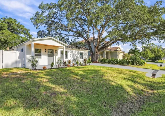 Photo 2 of Single family home for sale at 4317 S Trask St, Tampa, FL 33611 | MLS# TB8559777 | Listing updated on 2026-10-23