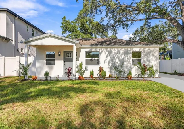 Photo 3 of Single family home for sale at 4317 S Trask St, Tampa, FL 33611 | MLS# TB8559777 | Listing updated on 2026-10-23