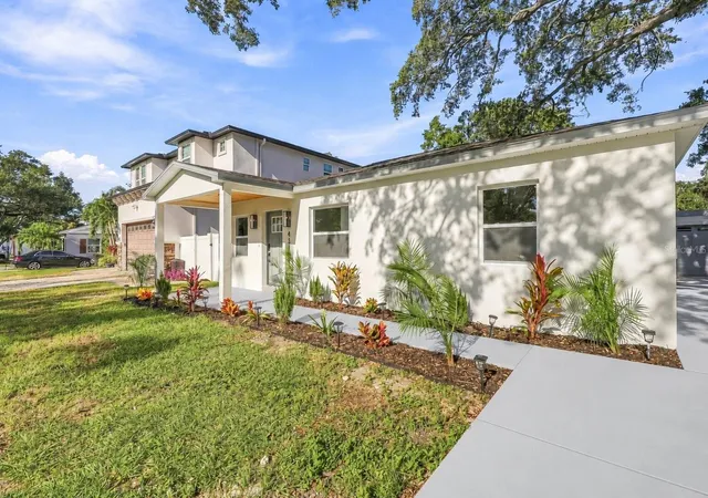 Photo 4 of Single family home for sale at 4317 S Trask St, Tampa, FL 33611 | MLS# TB8559777 | Listing updated on 2026-10-23