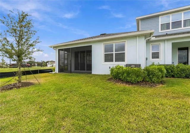 Photo 4 of Townhouse for sale at 9136 Gulf Hvn Dr, Parrish, FL 34219 | MLS# A4710225 | Listing updated on 2026-10-29