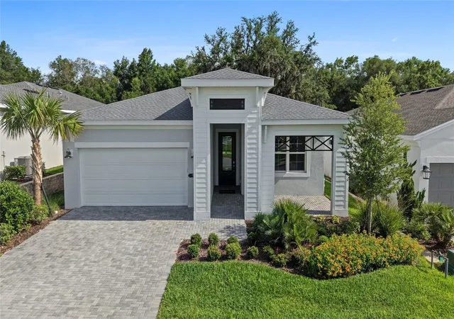 Single family home for sale at 948 Clb Cresswind Dr, Lady Lake, FL 32159 | MLS# W7890465 | Listing updated on 2026-10-21