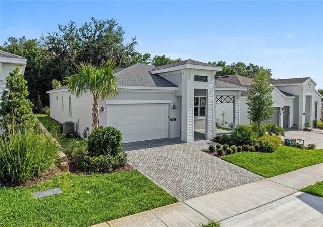 Photo 1 of Single family home for sale at 948 Clb Cresswind Dr, Lady Lake, FL 32159 | MLS# W7890465 | Listing updated on 2026-10-21