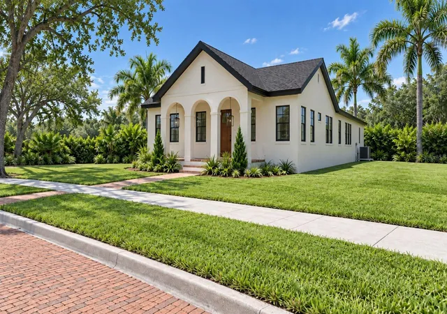 Photo 2 of Single family home for sale at 3921 4th Avenue N, Saint Petersburg, FL 33713 | MLS# TB8559791 | Listing updated on 2026-10-29
