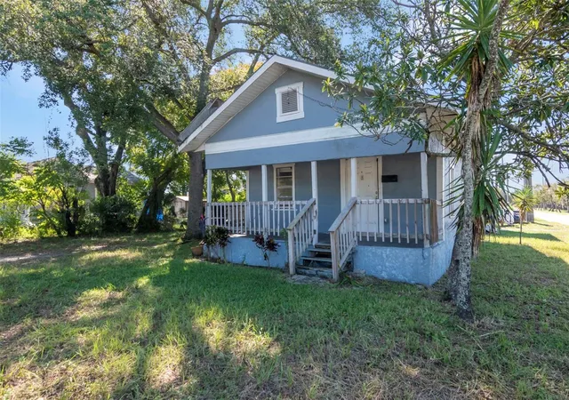 Photo 1 of Single family home for sale at 2601 E 25th Avenue, Tampa, FL 33605 | MLS# TB8559801 | Listing updated on 2026-10-21