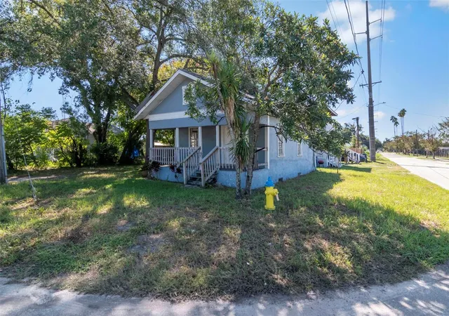 Photo 2 of Single family home for sale at 2601 E 25th Avenue, Tampa, FL 33605 | MLS# TB8559801 | Listing updated on 2026-10-21