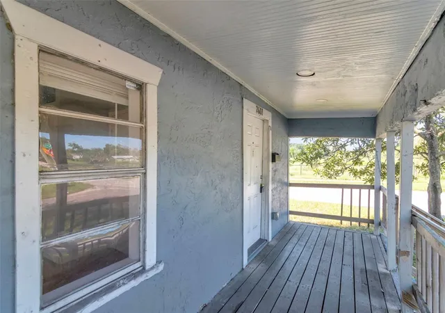 Photo 4 of Single family home for sale at 2601 E 25th Avenue, Tampa, FL 33605 | MLS# TB8559801 | Listing updated on 2026-10-21