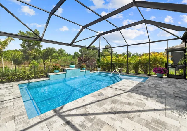 Photo 3 of Single family home for sale at 5437 Silverside Pine Ct, Bradenton, FL 34211 | MLS# C7532251 | Listing updated on 2026-10-22
