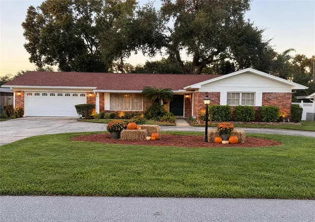 Single family home for sale at 925 W Cimmeron Dr, TAMPA, FL 33603 | MLS# O6451256