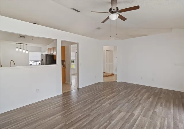 Photo 3 of Single family home for sale at 2957 Gimlet Dr, Deltona, FL 32738 | MLS# L4965913 | Listing updated on 2026-10-21