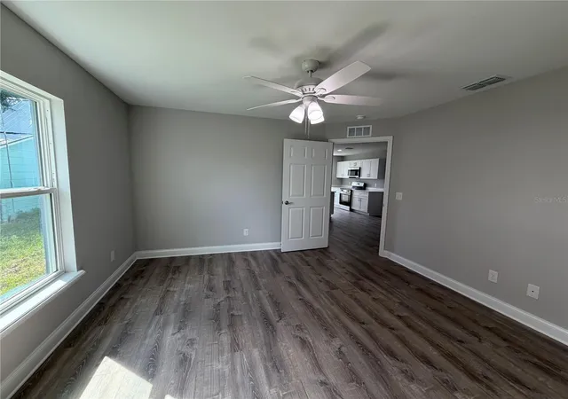 Photo 4 of Single family home for sale at 306 Southwest 1st Ave, Mulberry, FL 33860 | MLS# P4940222 | Listing updated on 2026-10-21