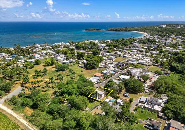 Photo 2 of Multi family home for sale at 49 Trinitaria Cerro Gordo #49, Vega Alta, PR 00692 | MLS# PR9125120 | Listing updated on 2026-10-22