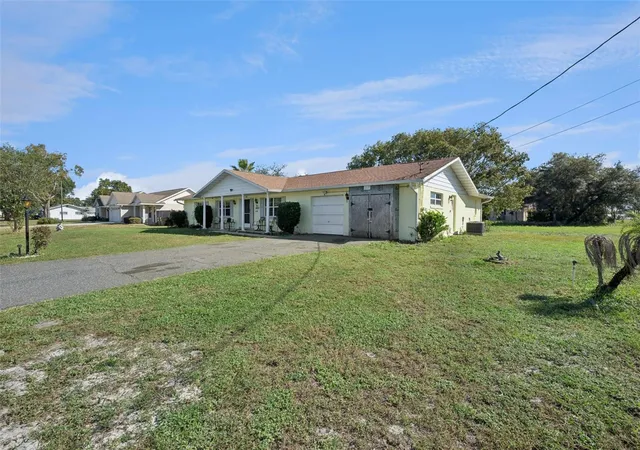 Photo 2 of Single family home for sale at 34122 Hunt Ave, Leesburg, FL 34788 | MLS# O6451268 | Listing updated on 2026-10-28