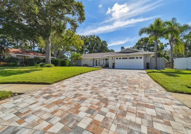 Photo 2 of Single family home for sale at 2991 Heather Trl, Clearwater, FL 33761 | MLS# TB8559812 | Listing updated on 2026-10-21