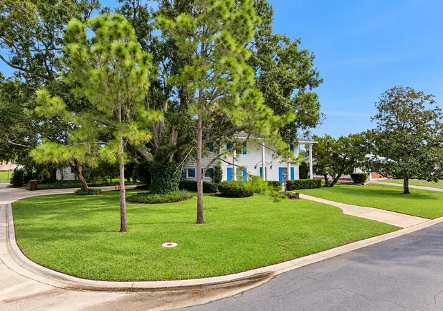 Photo 1 of Single family home for sale at 803 Hillside Ave, Lake Wales, FL 33853 | MLS# P4940223 | Listing updated on 2026-10-22