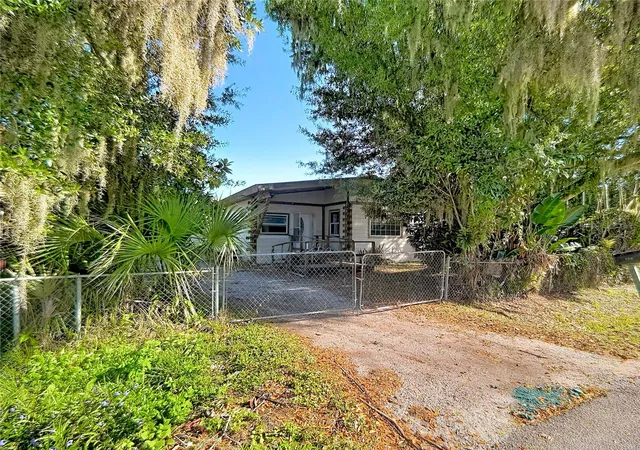 Photo 1 of Manufactured home for sale at 729 Crevasse St, Lakeland, FL 33805 | MLS# L4965915 | Listing updated on 2026-10-27