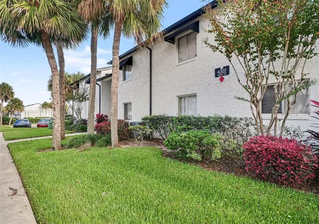 Photo 3 of Condo for sale at 4307 S Semoran Blvd #2, Orlando, FL 32822 | MLS# O6451302 | Listing updated on 2026-10-29