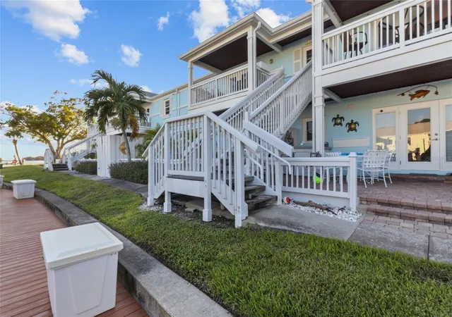 Photo 1 of Condo for sale at 5202 Beach Dr SE #D, Saint Petersburg, FL 33705 | MLS# C7532258 | Listing updated on 2026-10-23
