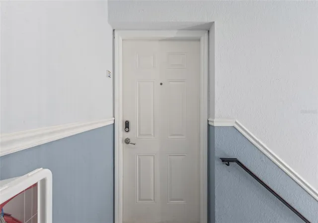 Photo 4 of Condo for sale at 5202 Beach Dr SE #D, Saint Petersburg, FL 33705 | MLS# C7532258 | Listing updated on 2026-10-23