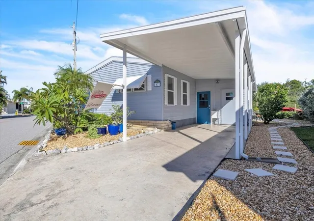 Photo 1 of Manufactured home for sale at 47 N Starboard Dr, Venice, FL 34285 | MLS# C7532259 | Listing updated on 2026-10-21