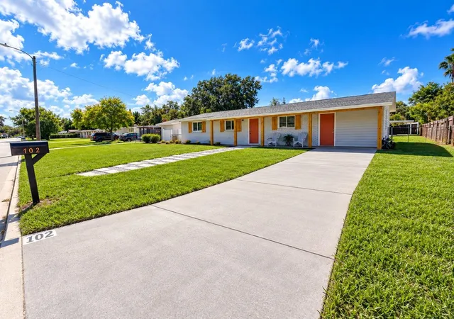 Photo 1 of Single family home for sale at 102 Cosmos Dr, Orlando, FL 32807 | MLS# S5159893 | Listing updated on 2026-10-22