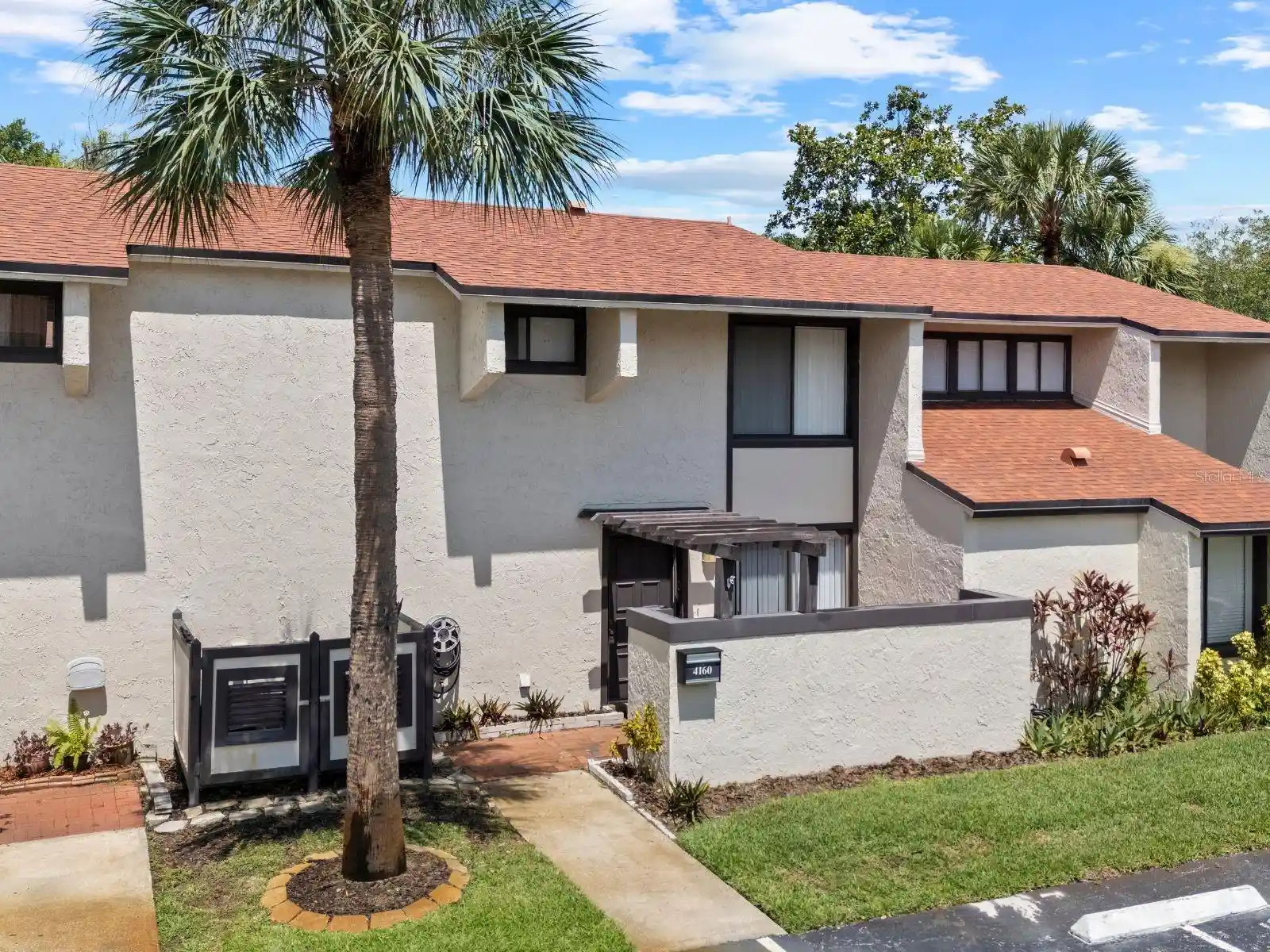 Listing Photo 2 - Condo for sale in 4160 Player Cir located at 4160 Player Cir, Orlando, FL 32808 - Unit #109