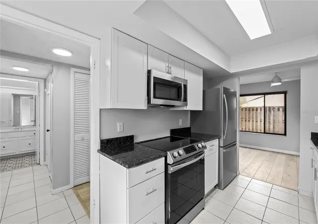 Listing Photo 5 - Condo for sale in building located at 4160 Player Cir, Orlando, FL 32808 - Unit #109