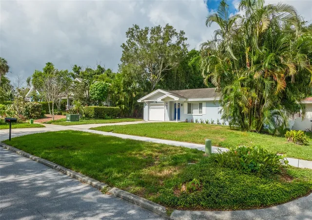 Photo 3 of Single family home for sale at 502 N Lincoln Ave, Clearwater, FL 33755 | MLS# TB8559867 | Listing updated on 2026-10-21