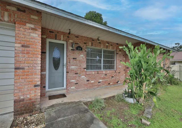 Photo 1 of Single family home for sale at 2408 Juniper Dr, Edgewater, FL 32141 | MLS# O6451325 | Listing updated on 2026-10-20