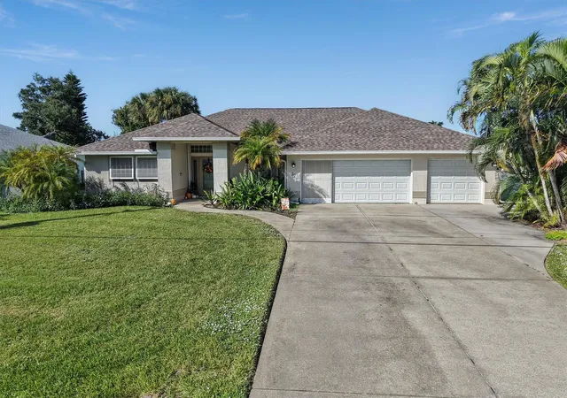 Single family home for sale at 17 Sportsman Rd, ROTONDA WEST, FL 33947 | MLS# D6149276