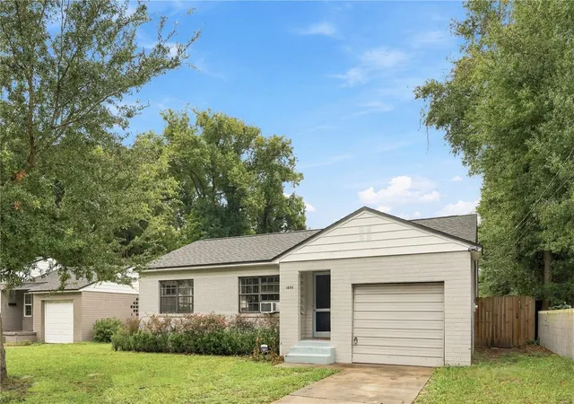 Photo 1 of Single family home for sale at 1806 Hillcrest St, Orlando, FL 32803 | MLS# O6451331 | Listing updated on 2026-10-22
