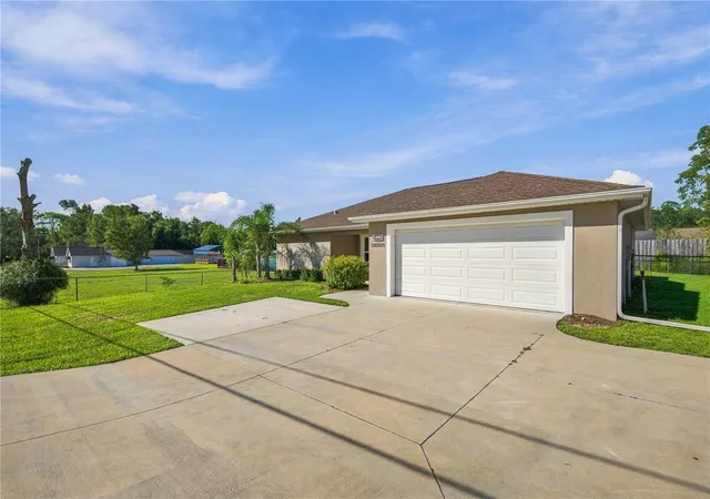 Photo 2 of Single family home for sale at 5591 W Highway 40, Ocala, FL 34482 | MLS# OM734381 | Listing updated on 2026-10-23