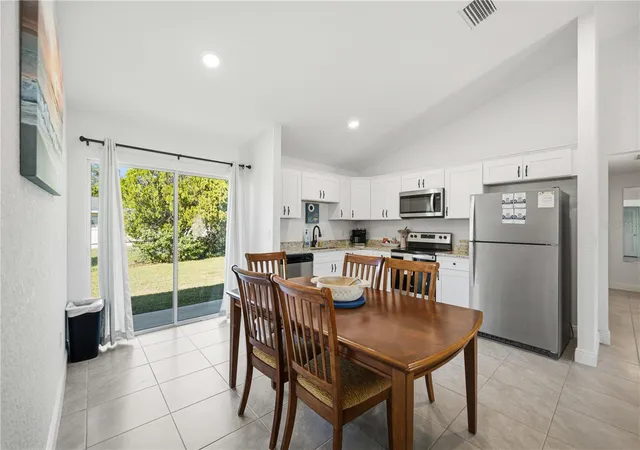 Photo 4 of Single family home for sale at 5591 W Highway 40, Ocala, FL 34482 | MLS# OM734381 | Listing updated on 2026-10-23