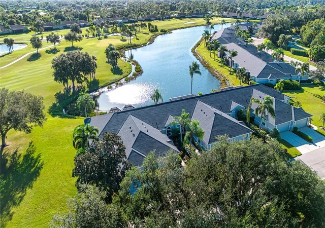 Photo 4 of Single family home for sale at 4901 Chase Oaks Dr, Sarasota, FL 34241 | MLS# A4710259 | Listing updated on 2026-10-28