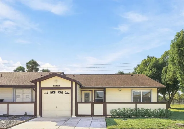 Townhouse for sale at 5800 Sagunto St, ORLANDO, FL 32807 | MLS# O6451342