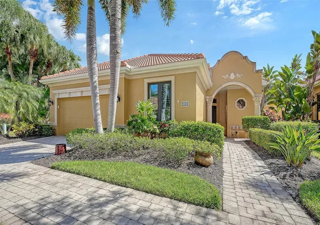 Photo 2 of Single family home for sale at 5109 Cantabria Crst, Sarasota, FL 34238 | MLS# A4710262 | Listing updated on 2026-10-23