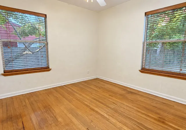 Photo 3 of Single family home for sale at 1637 Crestwood Dr, Orlando, FL 32804 | MLS# O6451349 | Listing updated on 2026-10-28