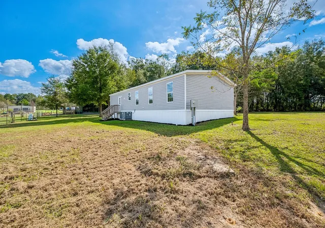 Photo 4 of Manufactured home for sale at 2729 SW Watson St, Fort White, FL 32038 | MLS# GC544321 | Listing updated on 2026-10-21