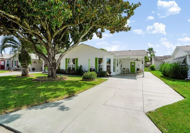 Single family home for sale at 1220 Maria Ct, LADY LAKE, FL 32159 | MLS# TB8559909