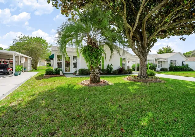 Photo 2 of Single family home for sale at 1220 Maria Ct, Lady Lake, FL 32159 | MLS# TB8559909 | Listing updated on 2026-10-23