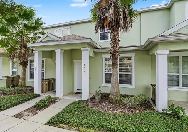 Photo 2 of Townhouse for sale at 1523 Retreat Cir, Clermont, FL 34714 | MLS# O6451365 | Listing updated on 2026-10-22