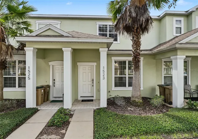 Photo 3 of Townhouse for sale at 1523 Retreat Cir, Clermont, FL 34714 | MLS# O6451365 | Listing updated on 2026-10-22