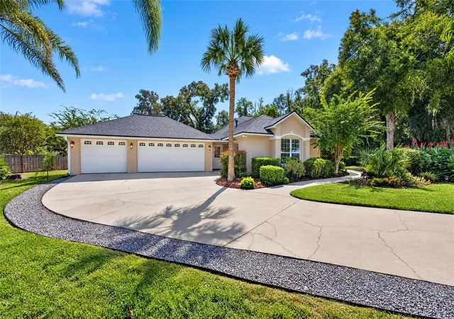 Photo 3 of Single family home for sale at 2416 SE 29th Street, Ocala, FL 34471 | MLS# OM734389 | Listing updated on 2026-10-22