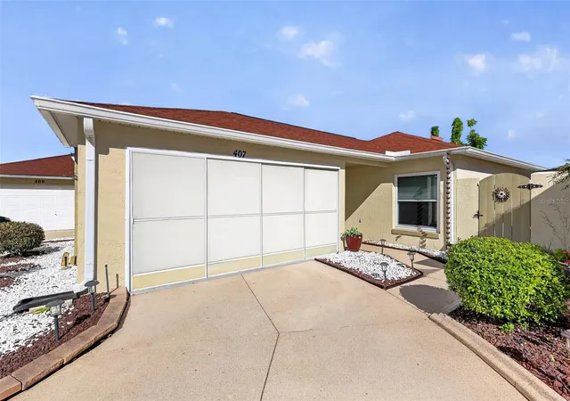 Photo 1 of House for sale at 407 Carmel Ave, Lady Lake, FL 32159 | MLS# G5119292 | Listing updated on 2026-10-26