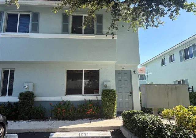 Townhouse for sale at 1931 Gardenia Ct, RIVIERA BEACH, FL 33404 | MLS# G5119293