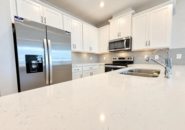 Photo 3 of Townhouse for sale at 1354 Tarflower Dr, Winter Springs, FL 32708 | MLS# O6451380 | Listing updated on 2026-10-27