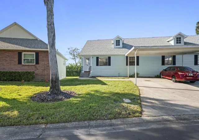 Photo 3 of Condo for sale at 6634 Hickorywood Ln #4A, New Port Richey, FL 34653 | MLS# W7890476 | Listing updated on 2026-10-23