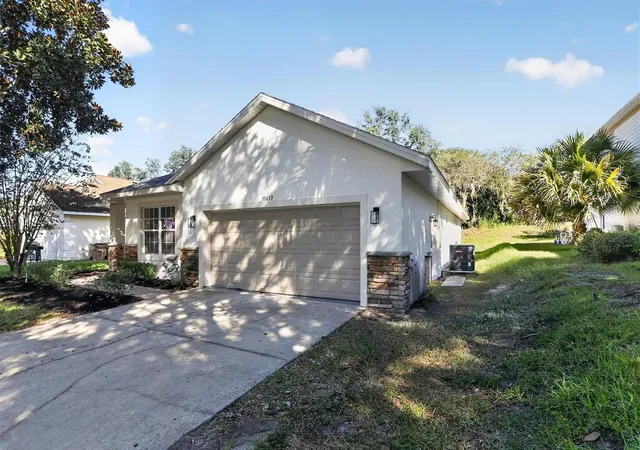 Photo 3 of Single family home for sale at 10617 Masters Dr, Clermont, FL 34711 | MLS# A4710275 | Listing updated on 2026-10-22