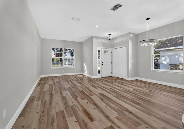 Photo 4 of Single family home for sale at 10617 Masters Dr, Clermont, FL 34711 | MLS# A4710275 | Listing updated on 2026-10-22