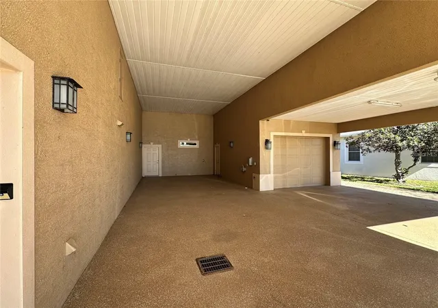 Photo 2 of Sale Pending at 1015 Crossroads Dr, Polk City, FL 33868 | MLS# L4965925 | Listing updated on 2026-10-31
