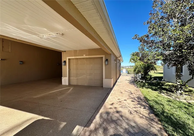 Photo 3 of Sale Pending at 1015 Crossroads Dr, Polk City, FL 33868 | MLS# L4965925 | Listing updated on 2026-10-31